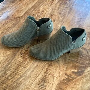 Dr. Scholl’s booties size 8.5